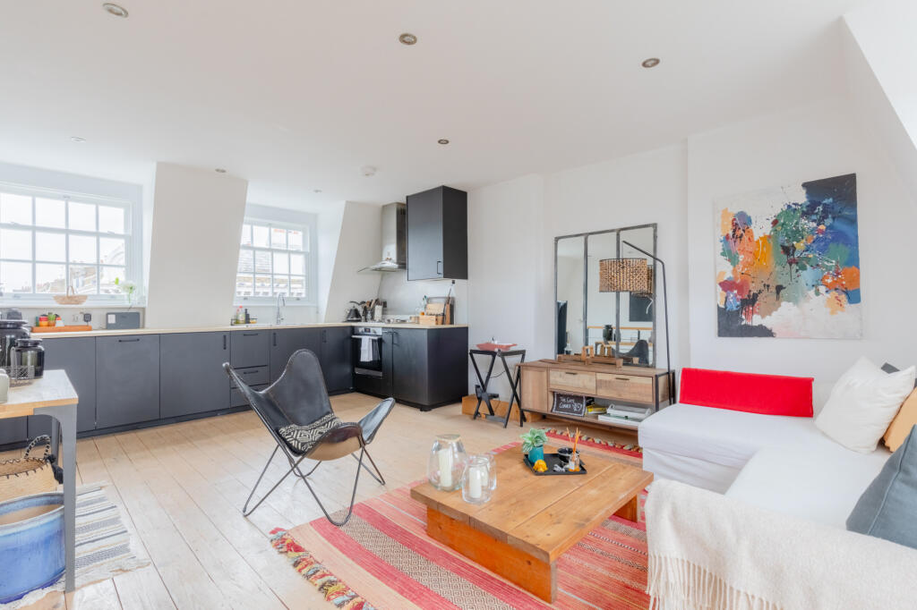 Apartment in London - More
