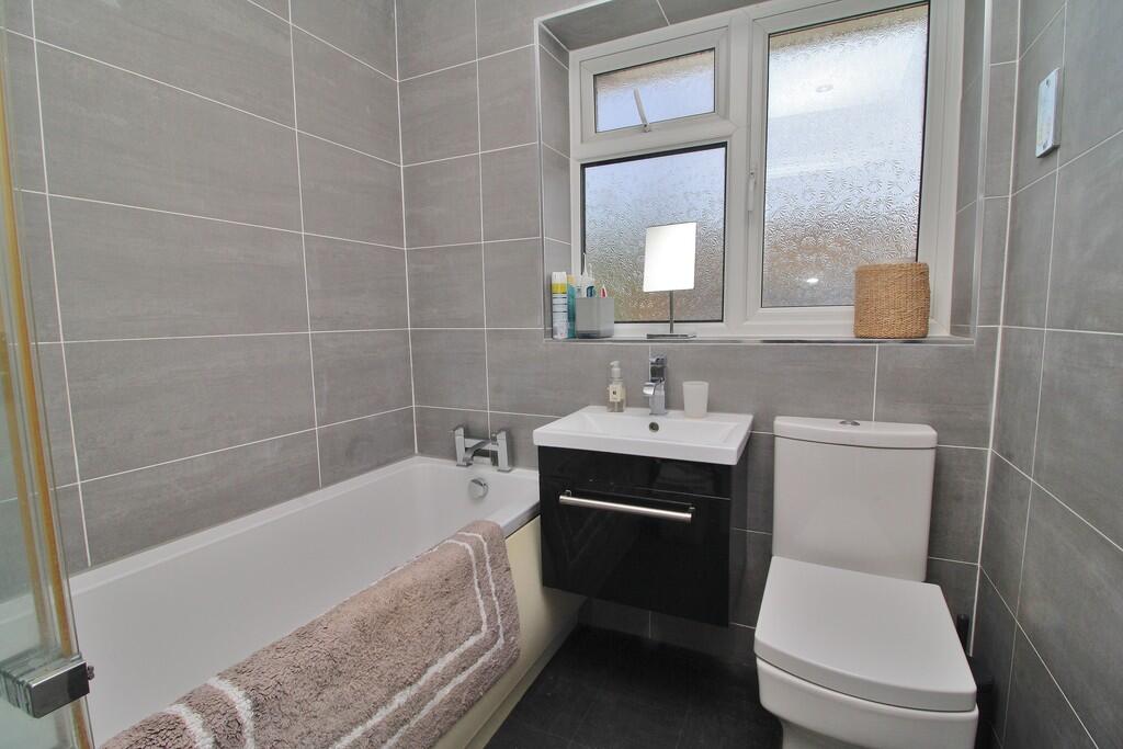 House in Havant, South Hayling - More