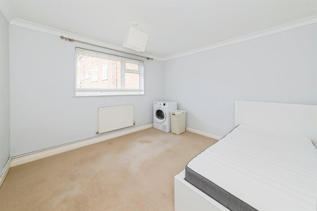 Apartment in Mid Sussex, Haywards Heath - View 5