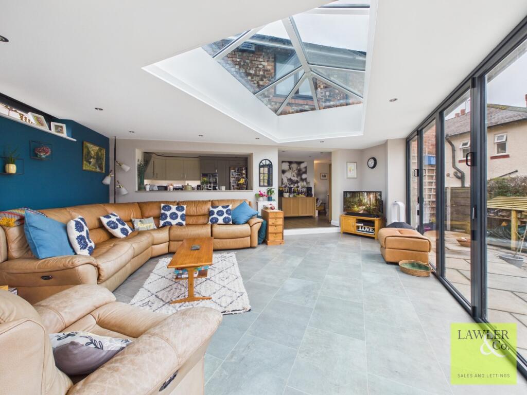 Coppice Road, Poynton, Stockport, Cheshire, SK12 1SW photo 3