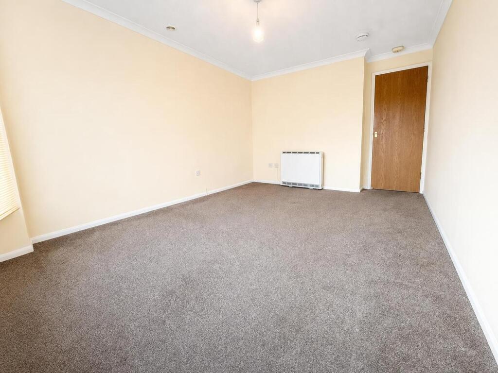 Apartment in Chelmsford - View 3