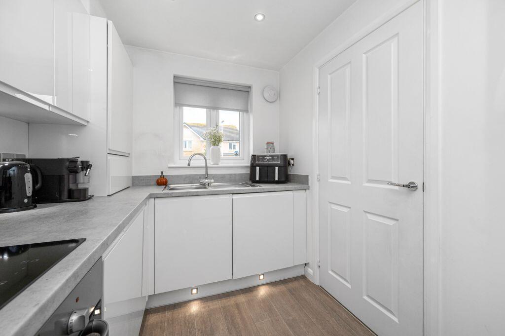 House in Inverkeithing, Spencer Fields, Fife - More