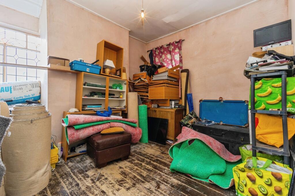 House in Manchester, Ladybarn, Burnage - More