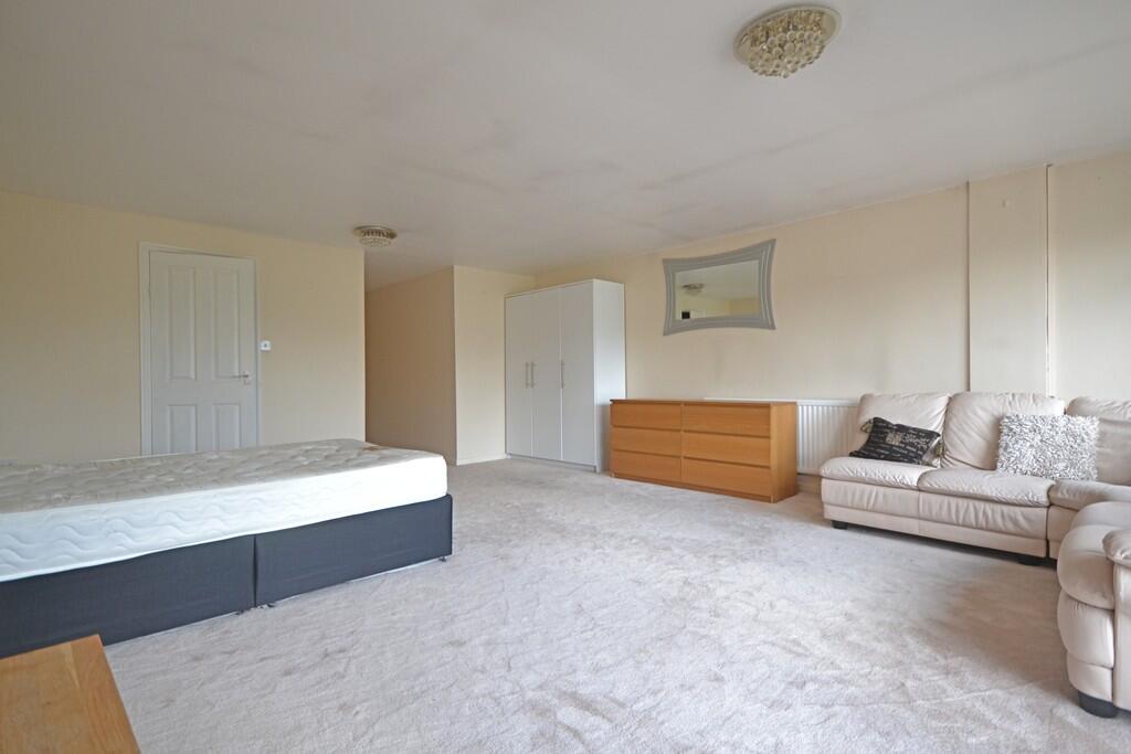 Stortford Road, Clavering - View 3