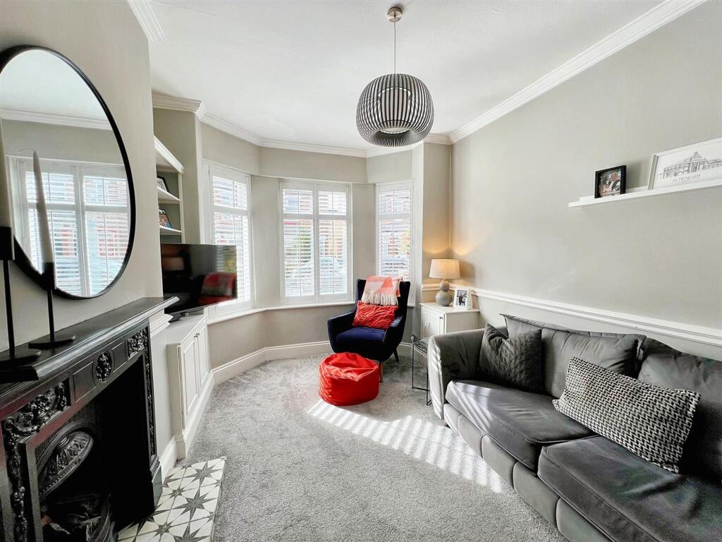 Colwick Avenue, Altrincham, WA14 photo 3