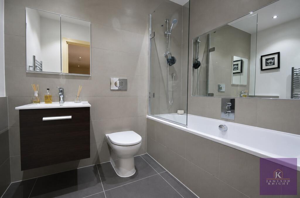 Apartment in London, West Kensington - View 4