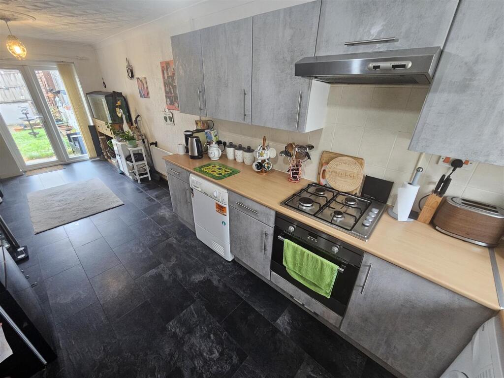 House in Cardiff, Pentrebane, Fairwater - More