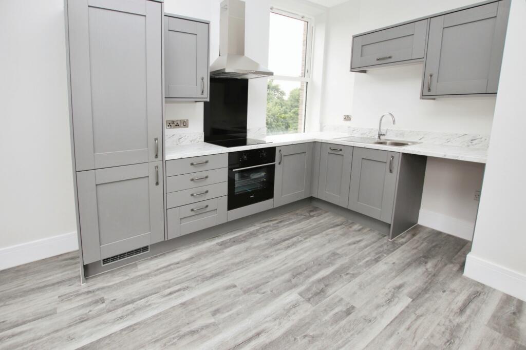 Main image of property: 76 South Park, Lincoln, Lincolnshire, LN5