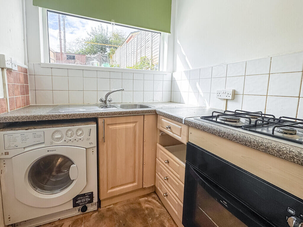 Cardiff Road, Glan Y Nant, Blackwood photo 4