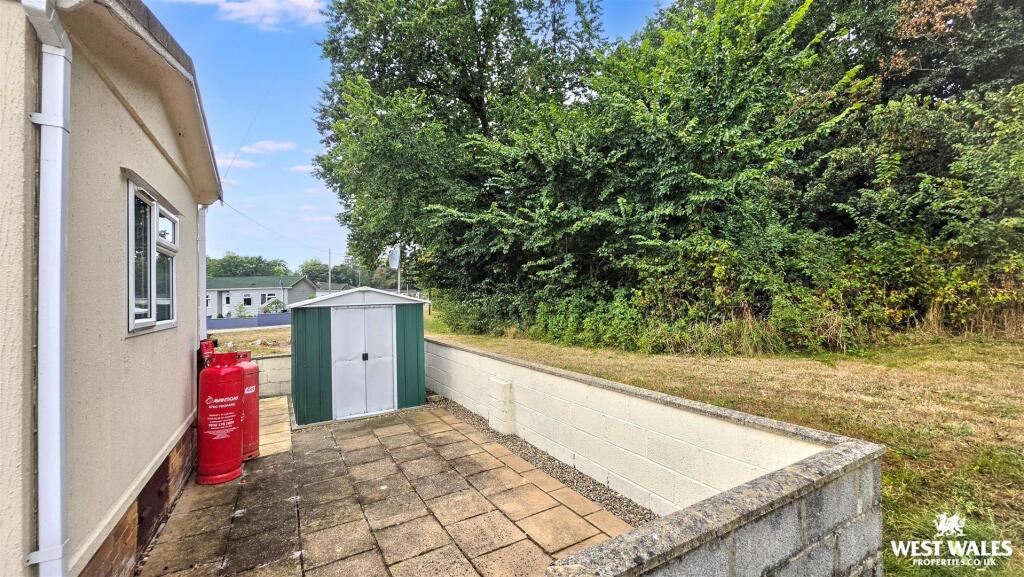House in Haverfordwest, Withybush - View 4