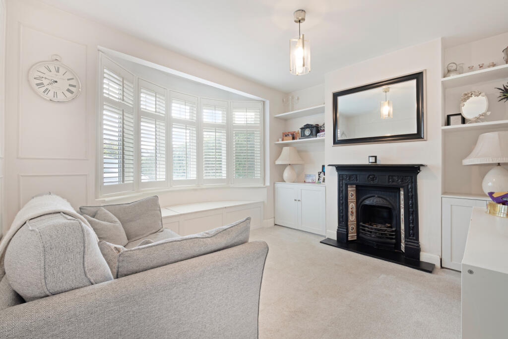 House in Sutton - View 5