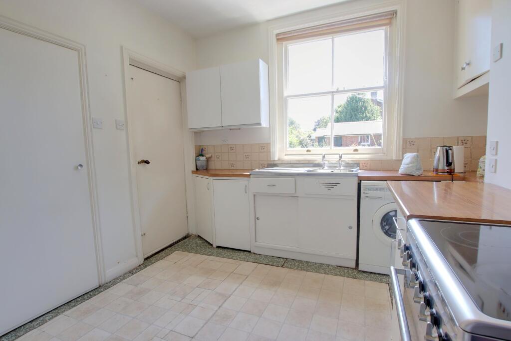 House in Winchester, Wickham - More
