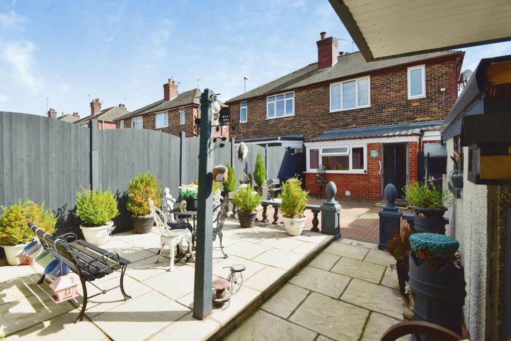 House in Stoke-on-Trent, Sneyd Green - More