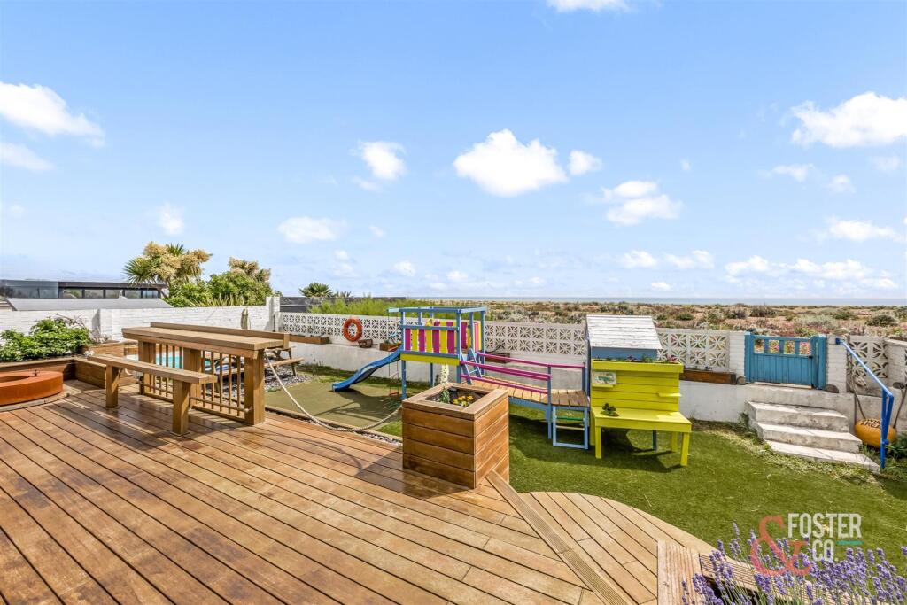 House in Shoreham-by-Sea, Shoreham Beach, Kingston Buci - View 2