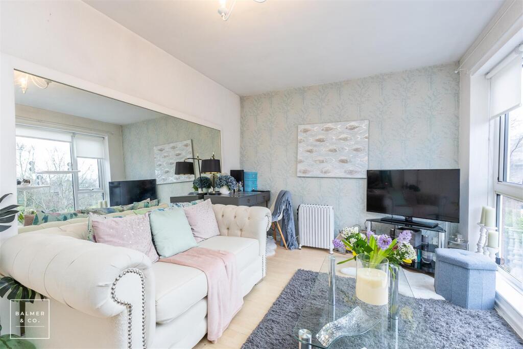 Apartment in Manchester - More