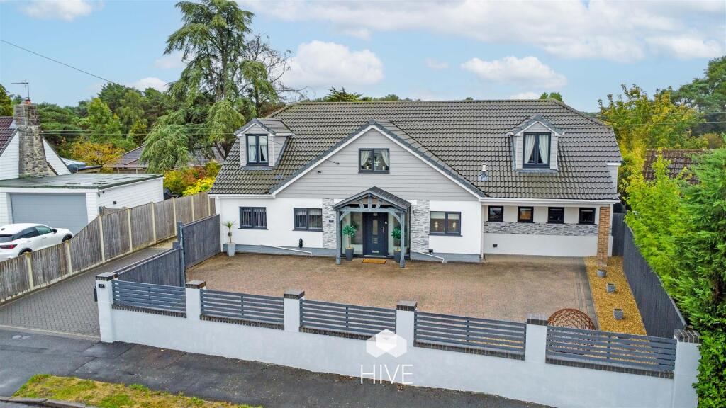 Main image of property: Oaks Drive, St. Leonards, Ringwood