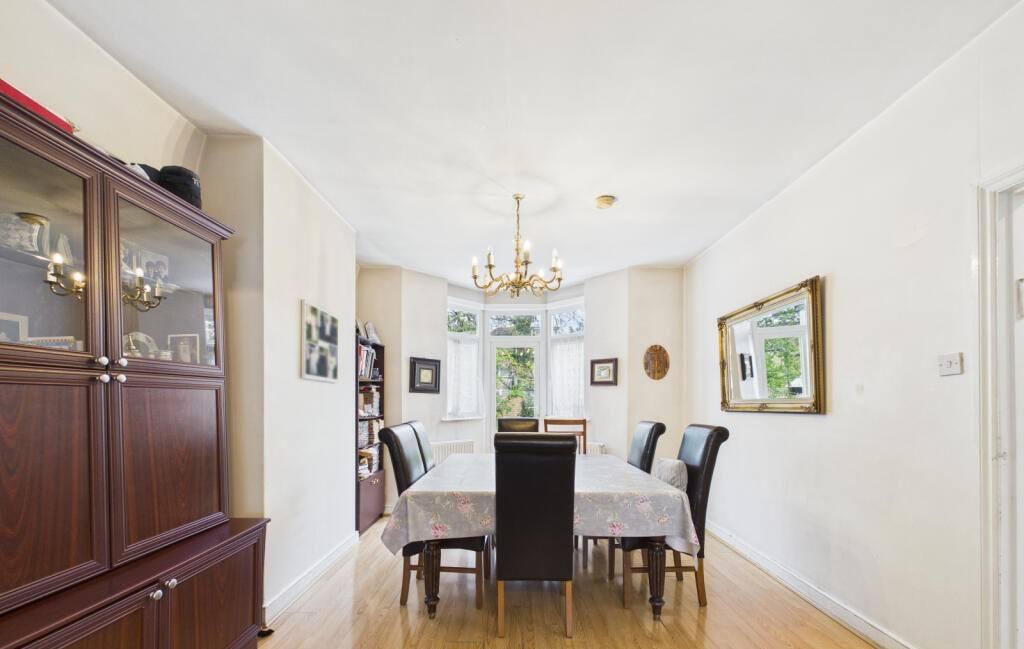 House in London - View 5