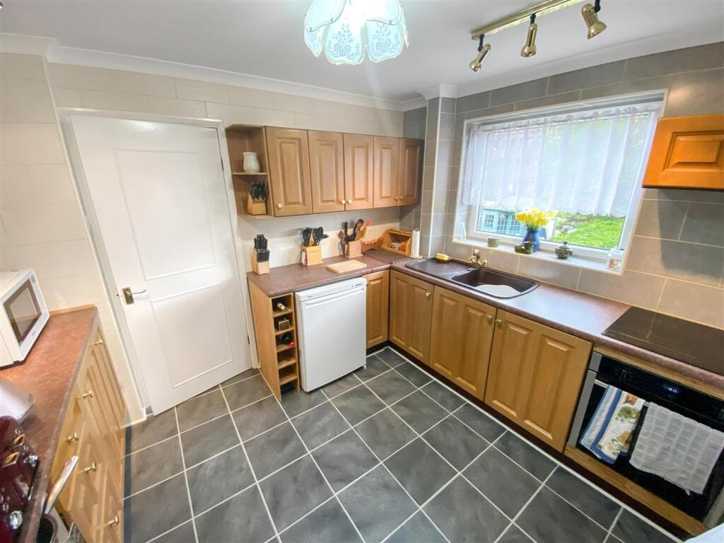 Isherwood Close, Newton Aycliffe photo 3