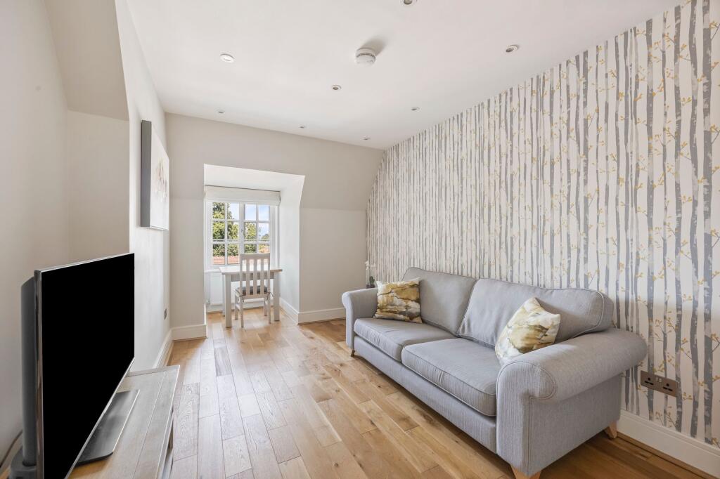 Apartment in Redhill - View 4
