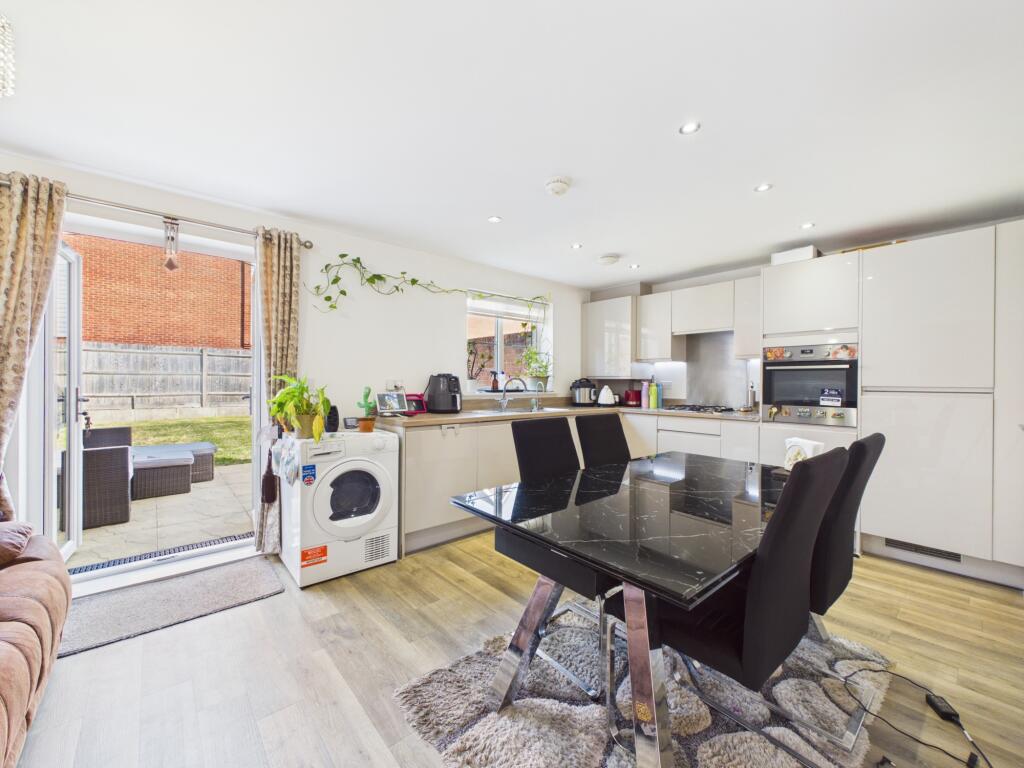Tributary Lane, Faygate, Horsham, RH12 0BQ - View 3