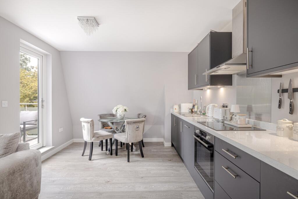 Apartment in East Hertfordshire, Bishop's Stortford - View 5