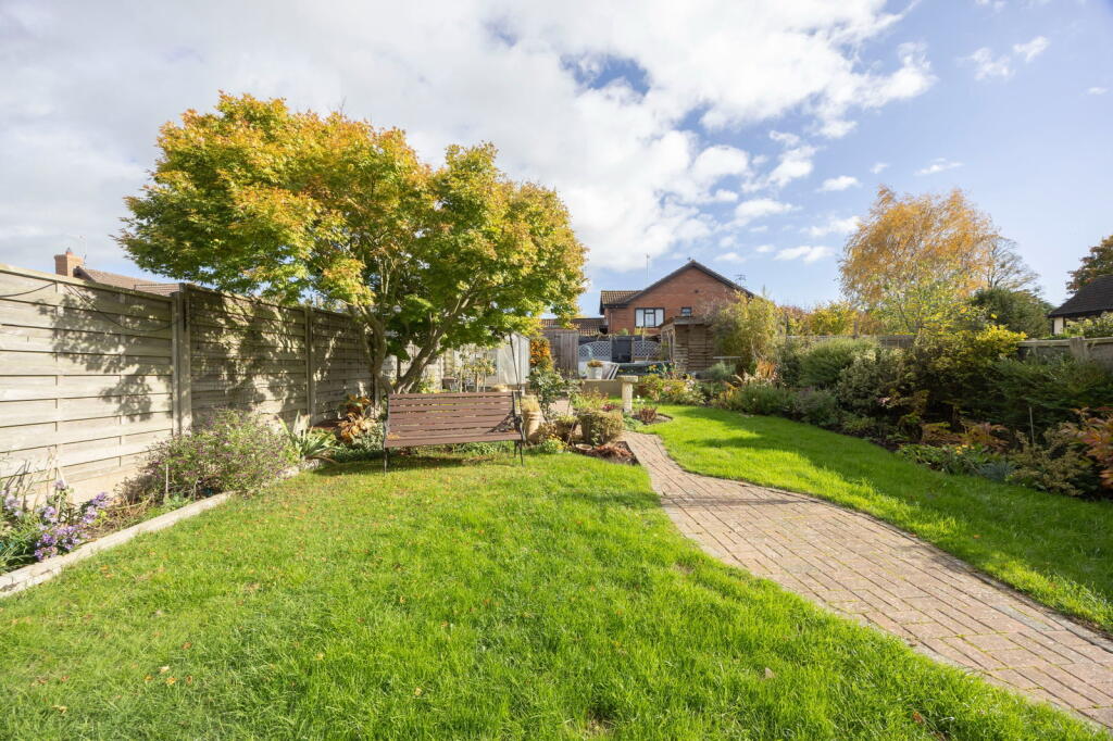 House in Gloucester - View 3