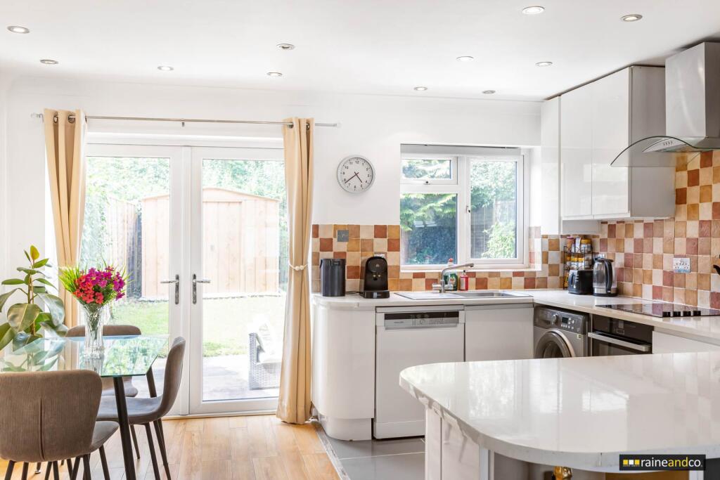 Rectory Gardens, Hatfield - More