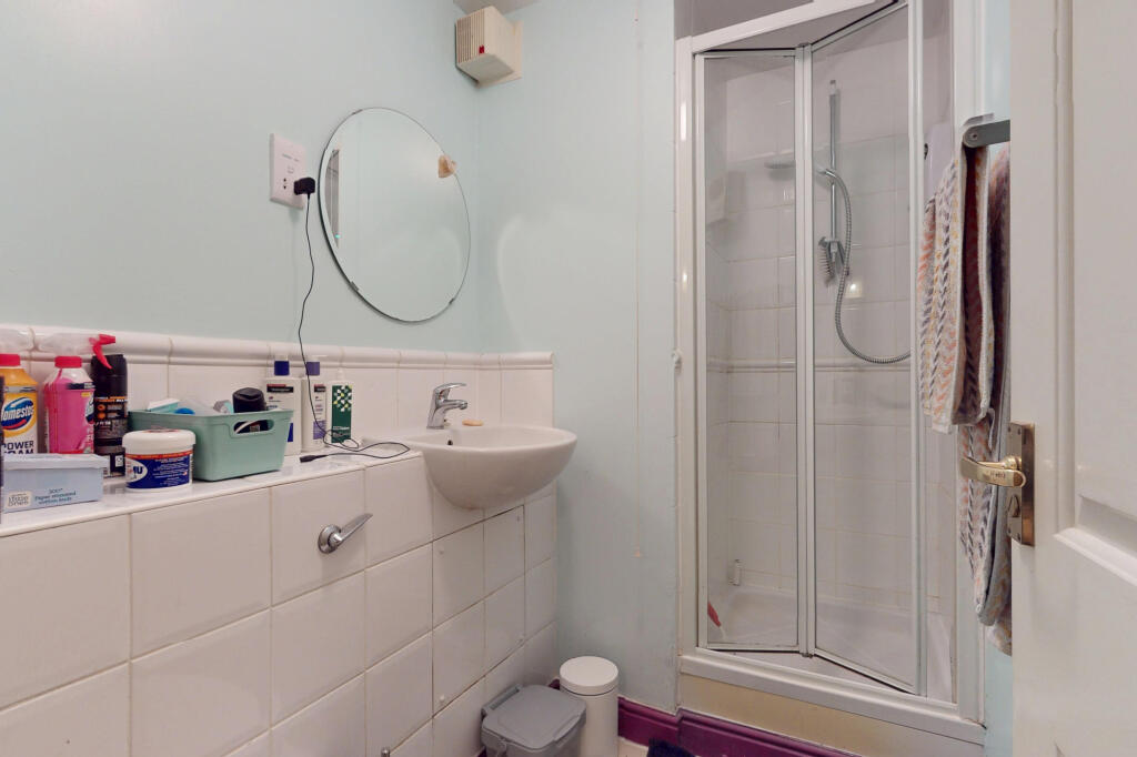 Apartment in Tonbridge - More