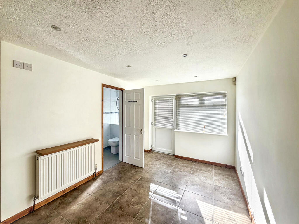 Stoneacre Avenue, Sheffield, Sheffield, S12 4NT photo 5