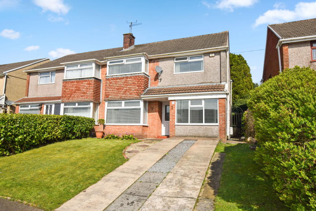 3-bed semi-detached on Y Berllan, Dunvant, Swansea, SA2 7RW, £300,000