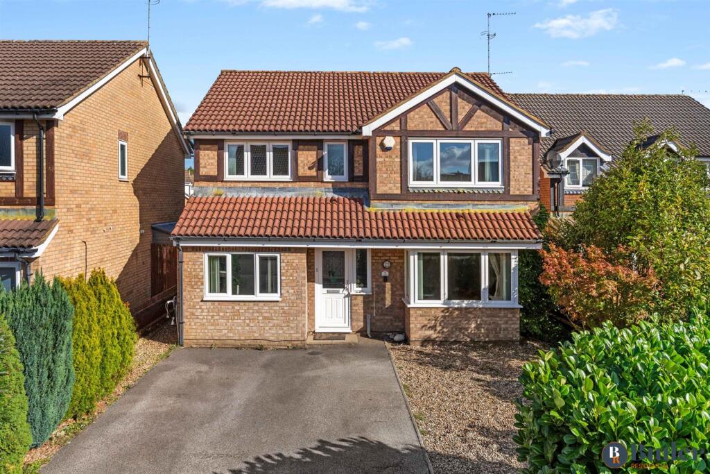4-bed detached on Minerva Close, Stevenage, £600,000