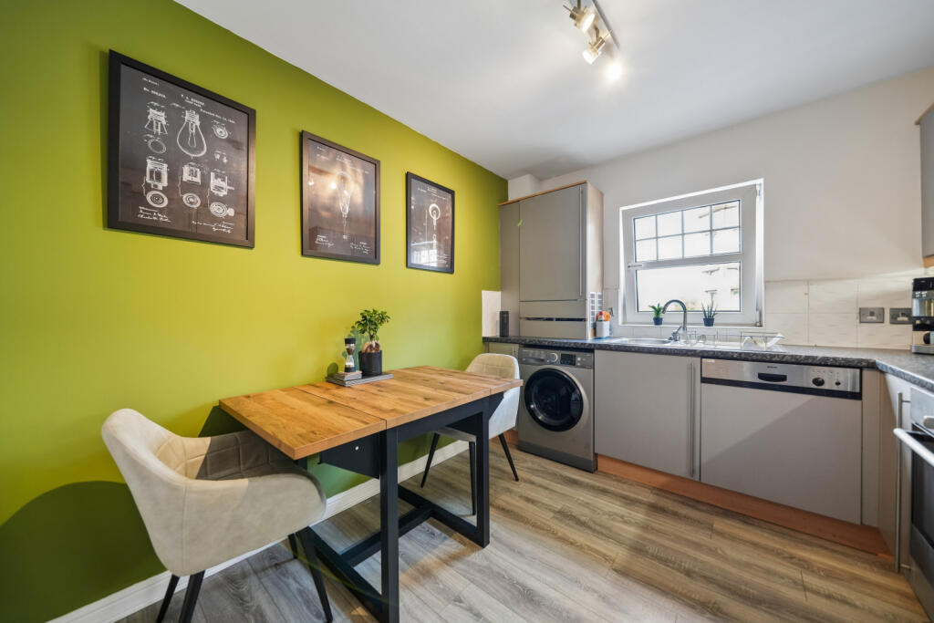 Apartment in Glasgow, Waverley Park, Pollokshaws - More