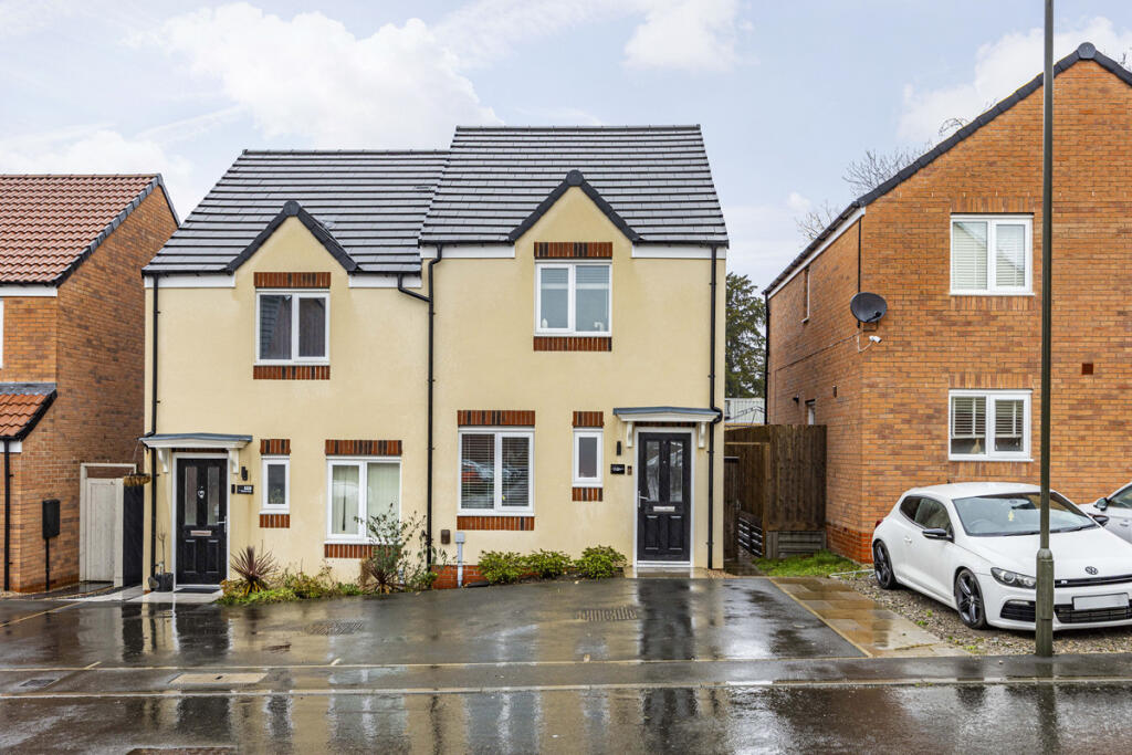 2-bed semi-detached on Slater Way, Ilkeston, Derbyshire, DE7, £200,000