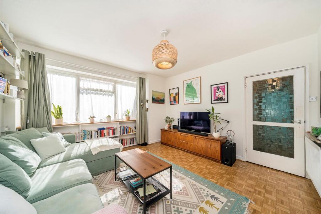 Apartment in London, Horn Park - View 3