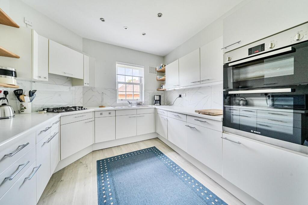 House in Slough - View 4