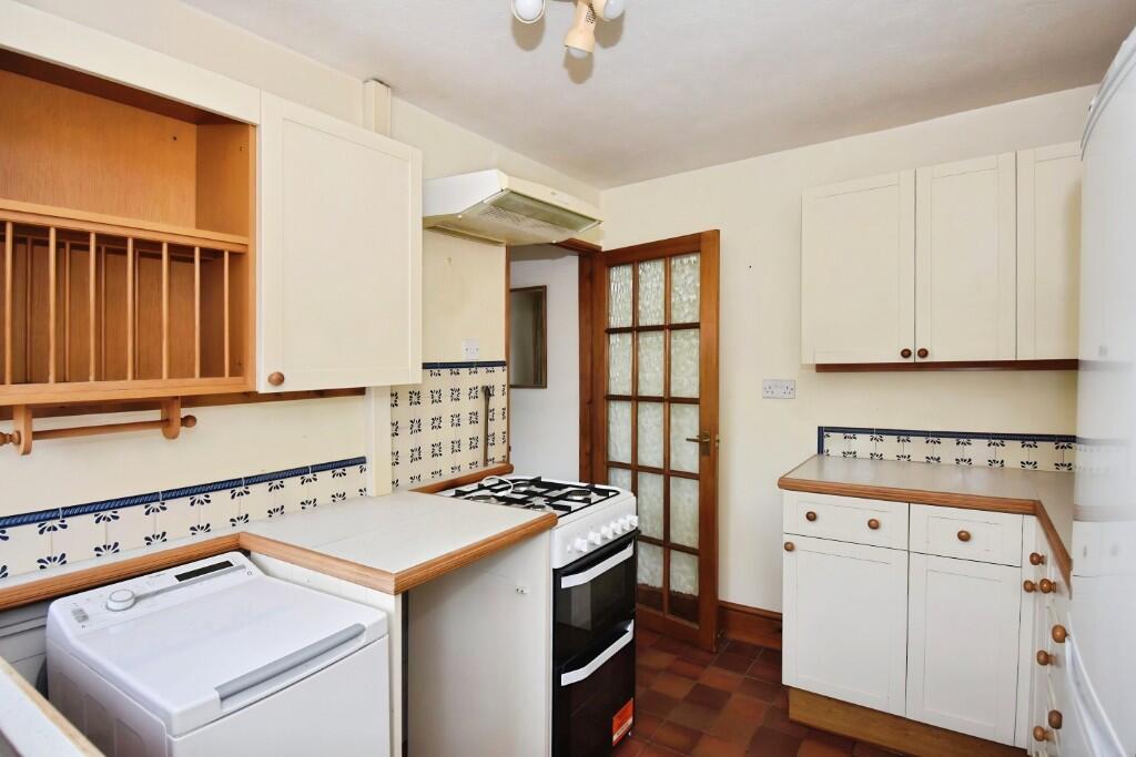 Boundary Road, Bursledon, Hampshire, SO31 photo 4