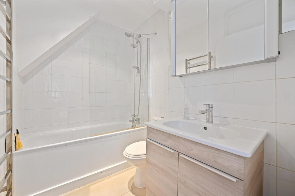 Apartment in London - More