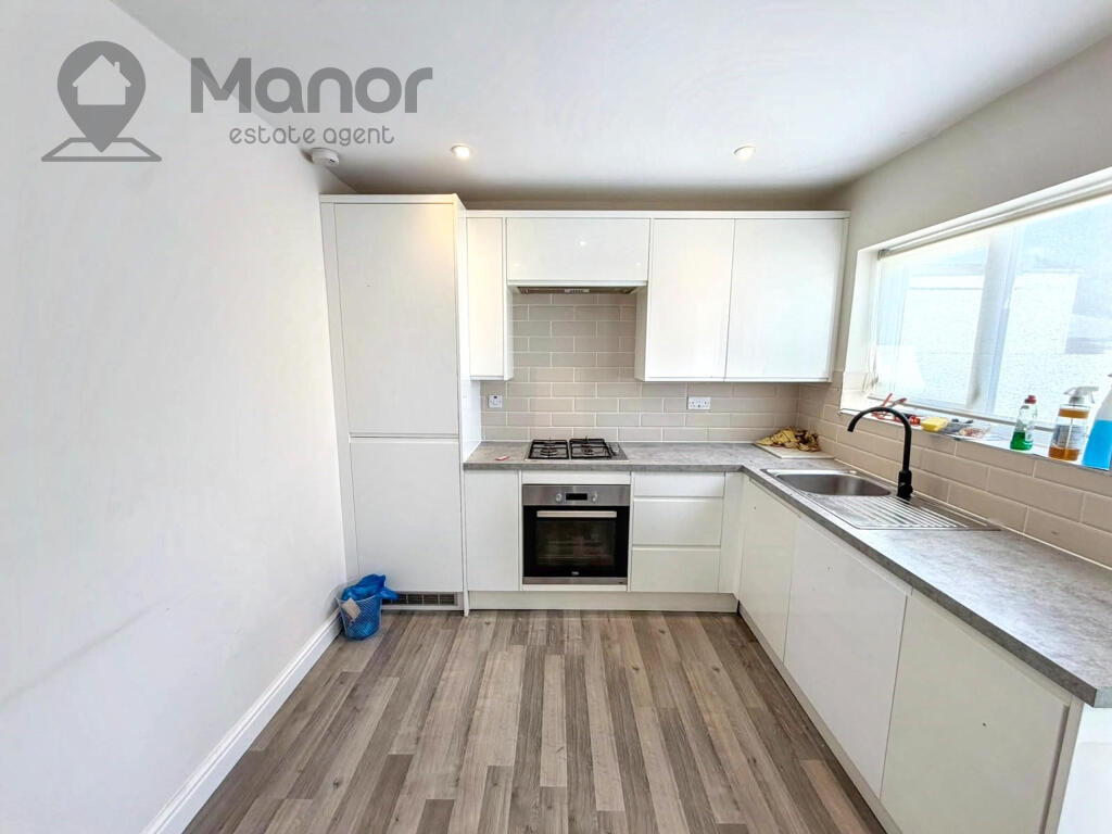 Main image of property: Elm Park Avenue, Hornchurch, RM12 4RY