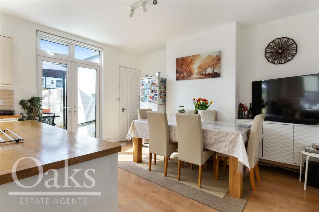 House in London, Woodside - View 4