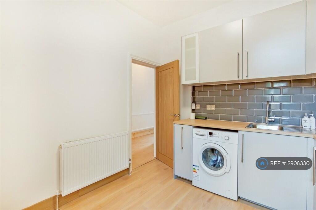 1 bedroom house share for rent