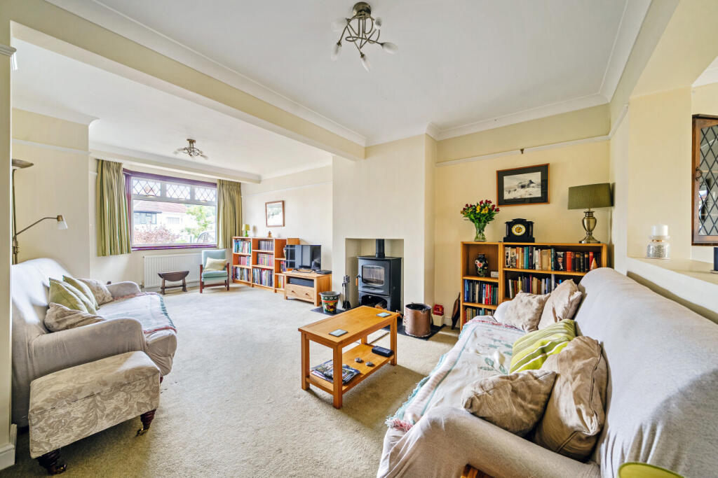 House in London, Coney Hall - View 3