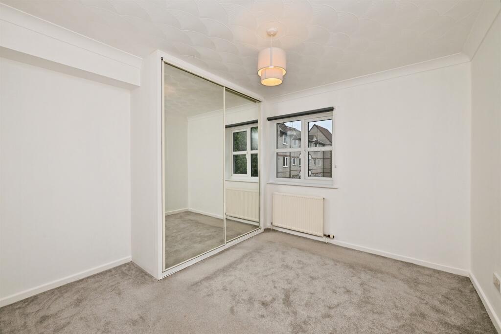 Apartment in Enfield - View 3