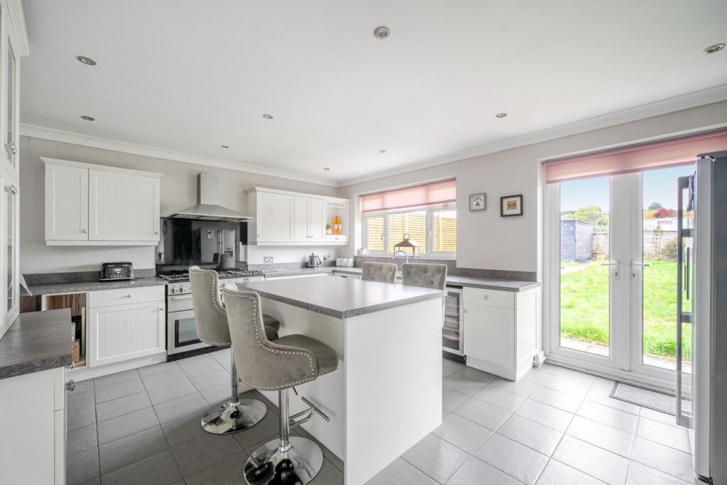 Bourne Vale, Hayes, Kent, BR2 photo 5