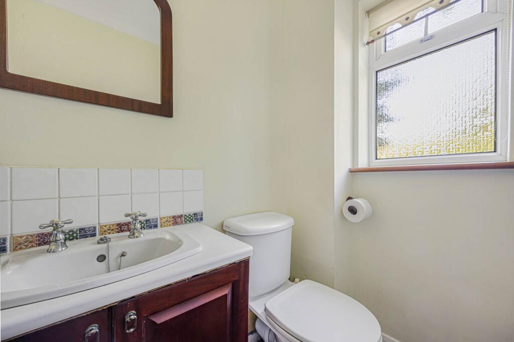 House in Reading, Lower Earley, Earley - More