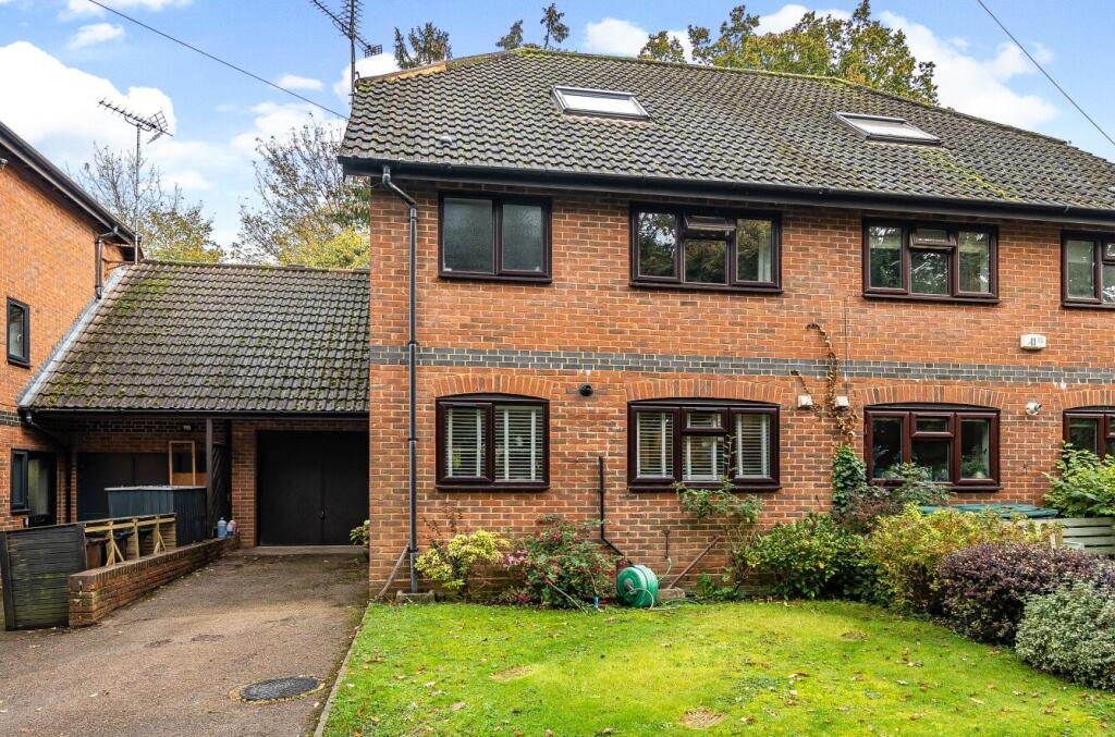 Main image of property: Quennells Hill, Wrecclesham, Farnham, Surrey, GU10