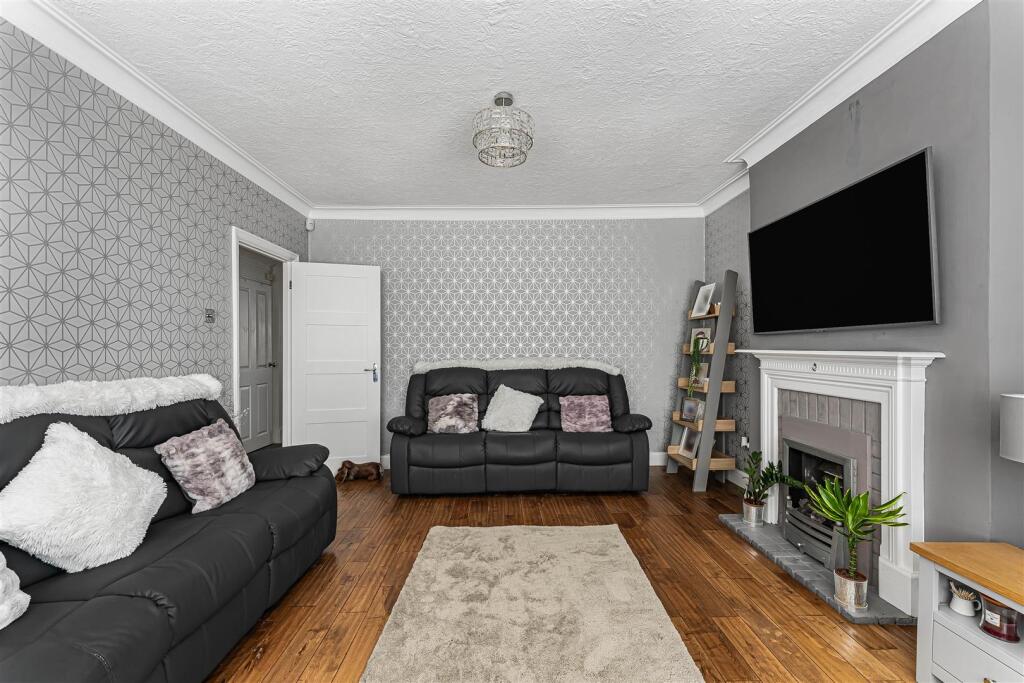 House in London, Chingford Green, Chingford - View 3