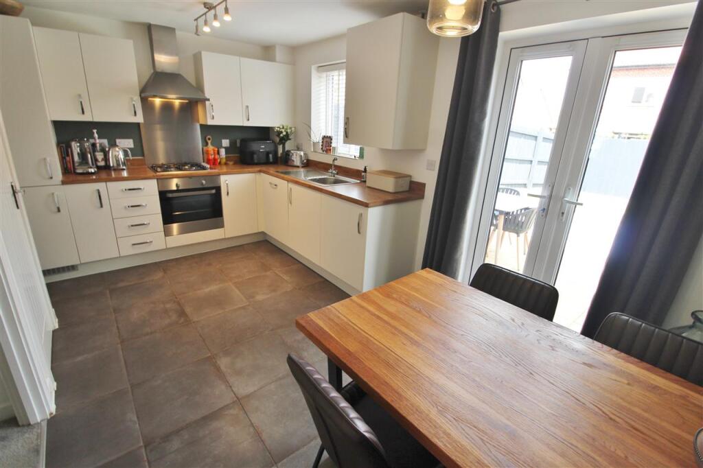 House in South Kesteven, Green Hill, Grantham - View 3