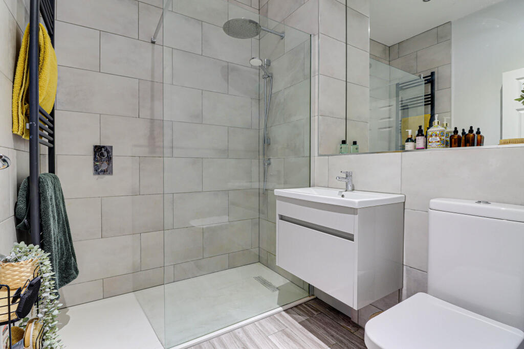 Additional image 23 of Beningfield Drive, London Colney, AL2