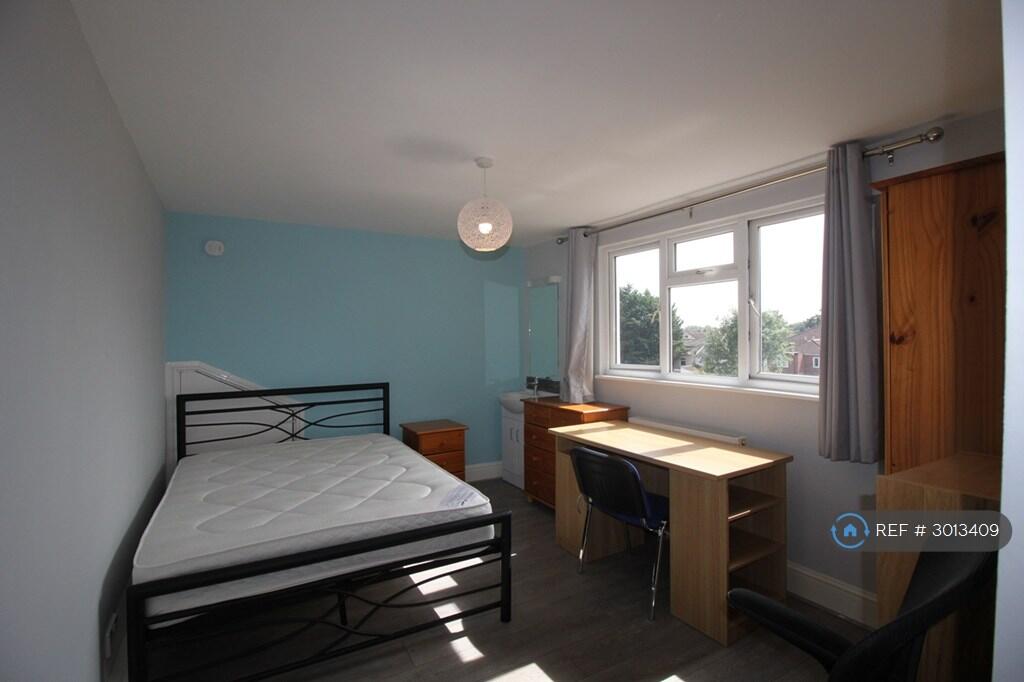 House in Southampton - View 5