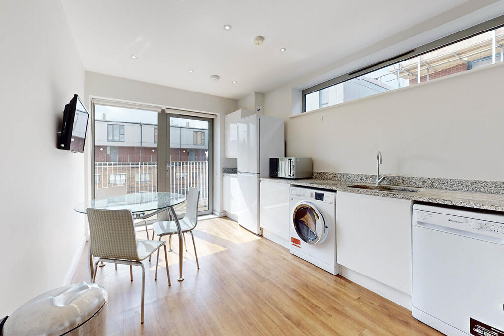 Apartment in London - More